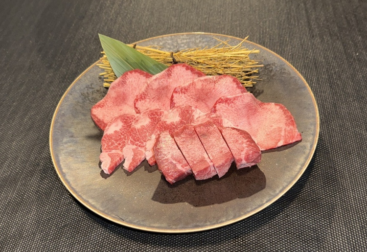 タン三種盛り(3 ~ 4 名)