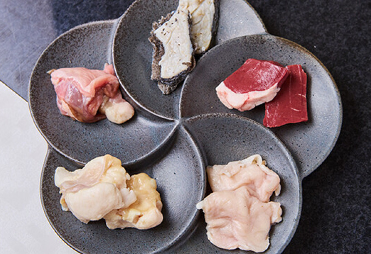 ホルモン五種盛り(3 ~ 4 名)