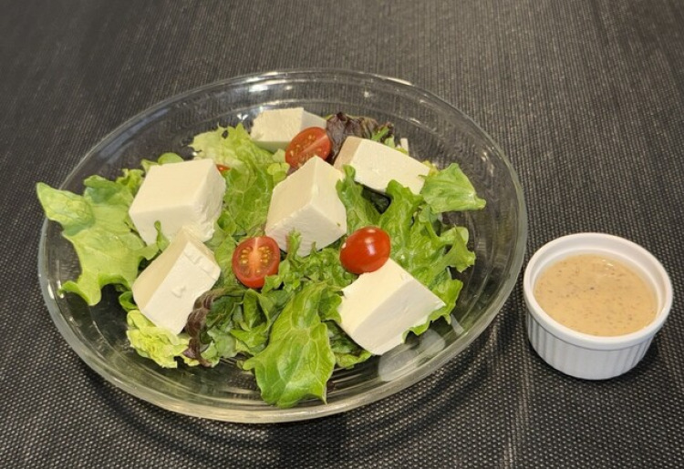 豆腐サラダ